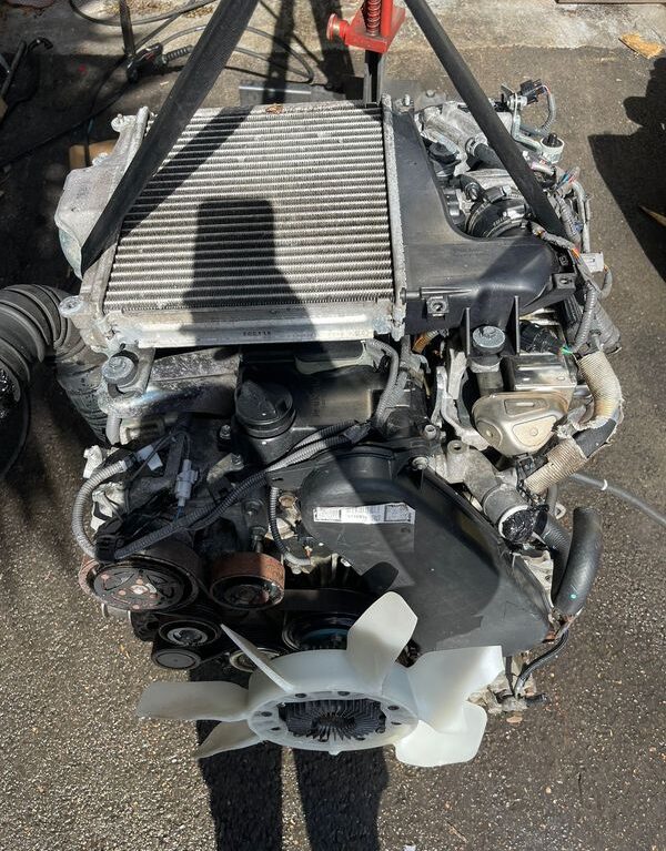 Toyota Hilux 2KD-FTV 2.5 D-4D 144HP Diesel Engine