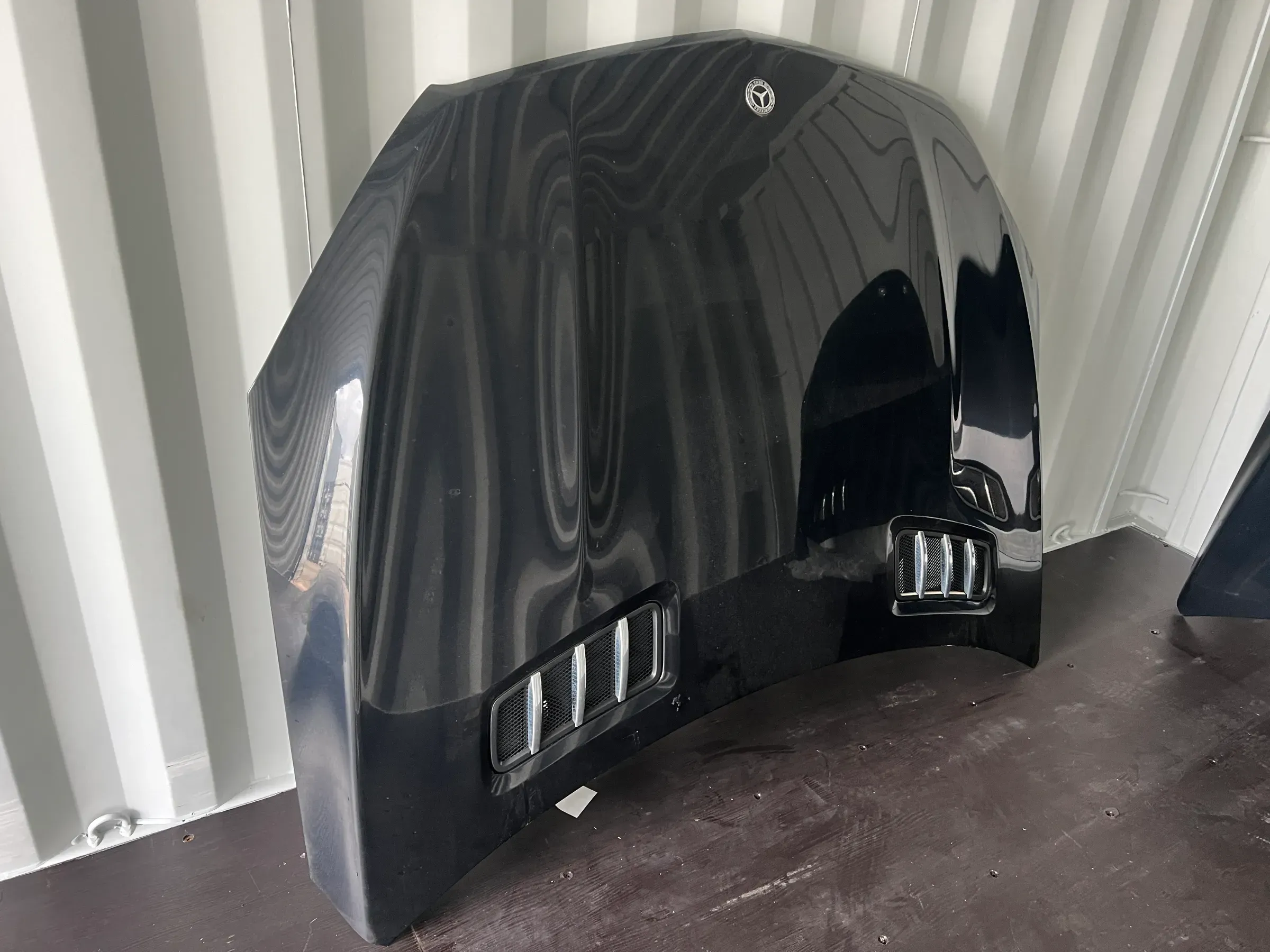 Second image of Mercedes GLE Coupé C292 Bonnet Black OEM (9040)