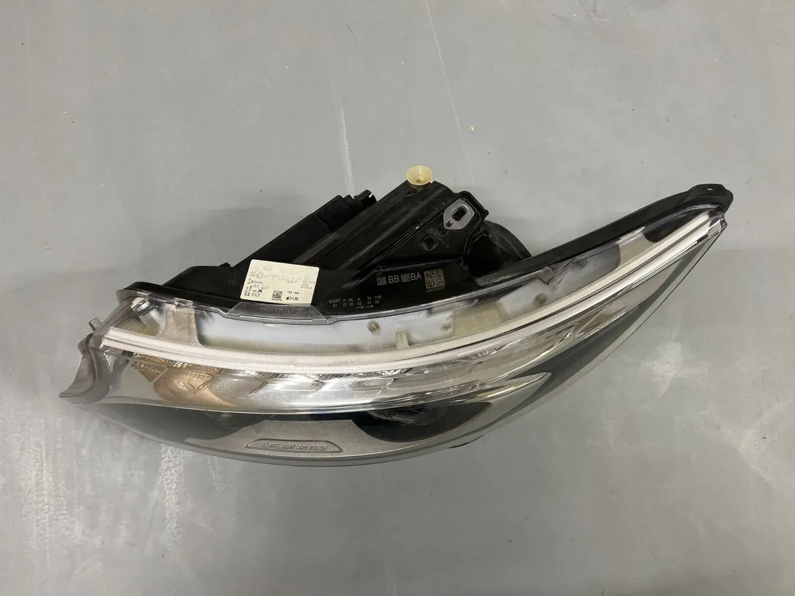 Second image of Mercedes V-Class/Vito W447 LED Headlight Left