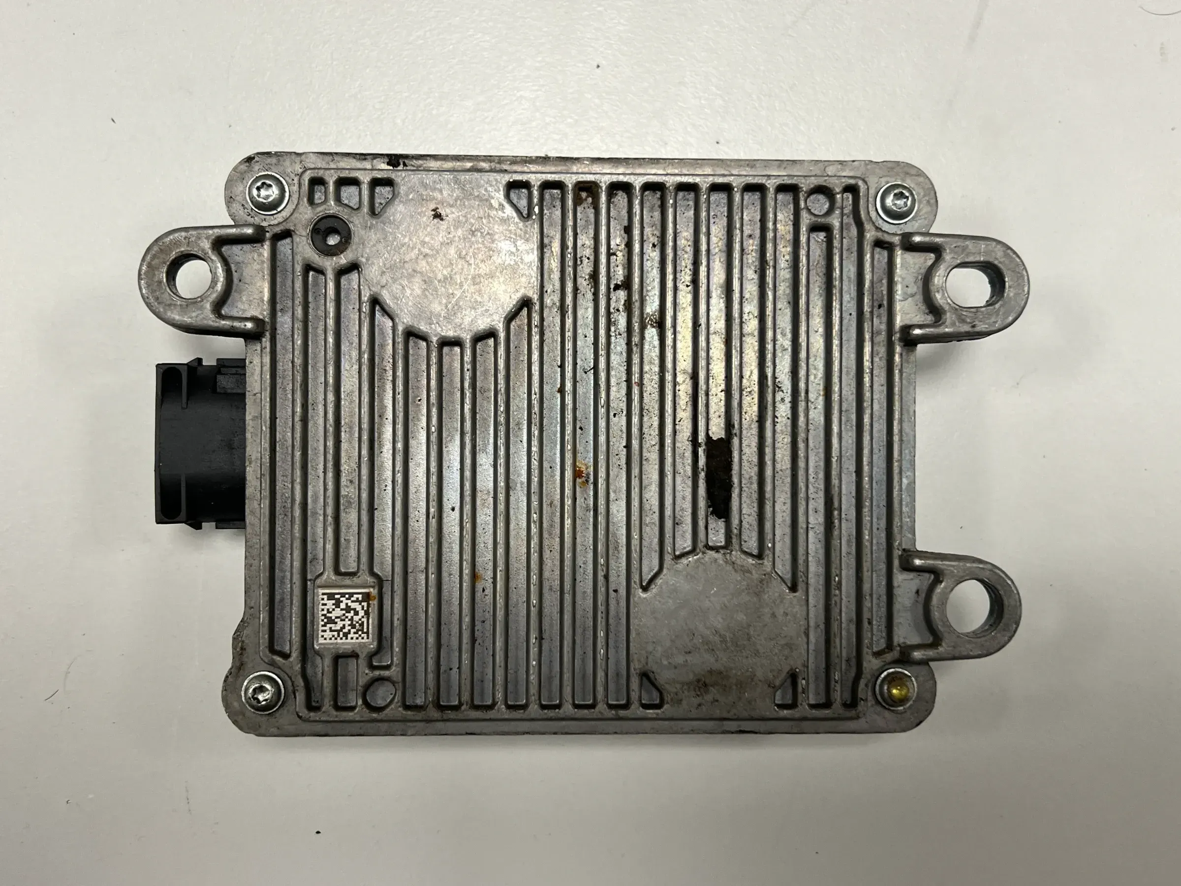 Second image of Mercedes-Benz Distance Radar Control Unit A0009007913 NEW